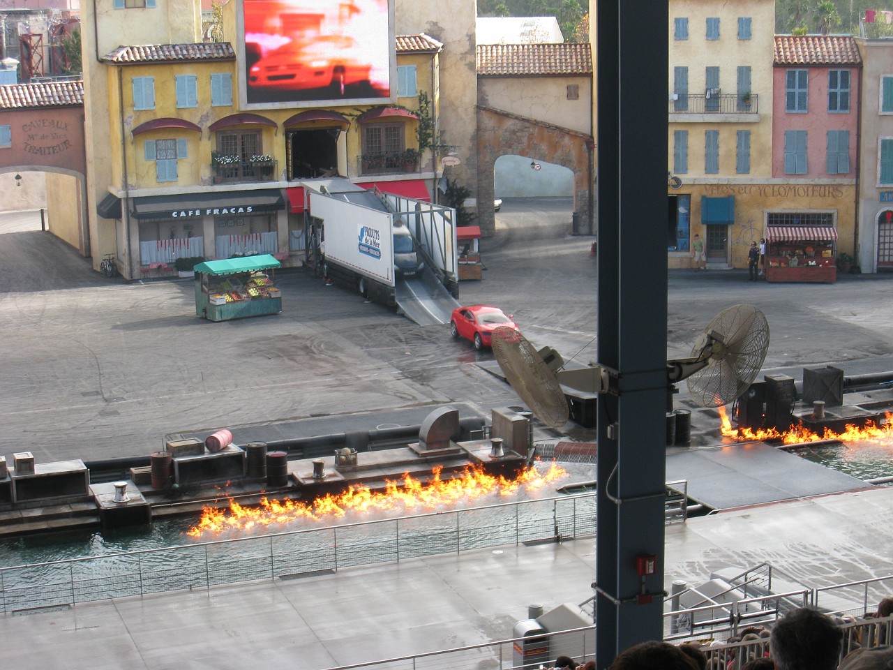 Vacation 2007-12 - Beaches Disney Hotels 0736.jpg - On the 2007-08 Florida vacation we visited beaches from Fort Myers to Sanibel Island sampling local food along the way. Green water and white sugar beaches! Arriving at Disney World we visited several of the theme resorts.